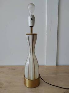 lot 102 image: Vintage Table Lamp