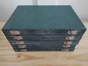 lot 105 image: Five Cases of Specimen Slides