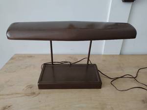 lot 126 image: Vintage Desk Light