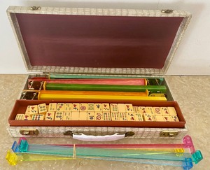 Mahjong Game with Case