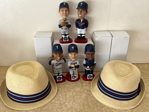 Five Minnesota Twins Bobbleheads & Two Hats