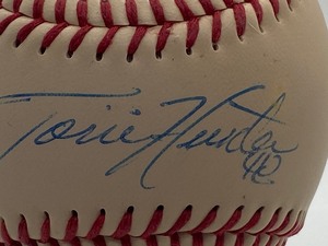 Torii Hunter Signed Baseball