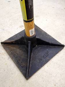 lot 89 image: Yardworks 10 x 10 Ground Tamper