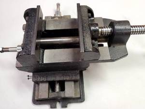 lot 26 image: Drill Press Vise in Great Condition