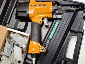 lot 39 image: Stanley Bostitch Pneumatic Finishing Nailer