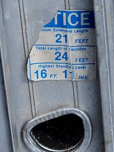 lot 18 image: 21ft Aluminum Extension Ladder