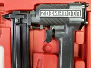 lot 59 image: Craftsman Pneumatic Brad Nailer