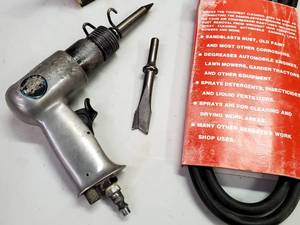 lot 77 image: Assorted Garage Tools