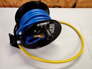 lot 83 image: Like New Wall Mounted Air Hose Rapid Reel