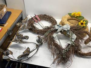 Wreaths and Home Decor