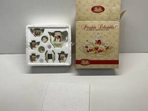 Classic Treasures Mini Porcelain Tea Set