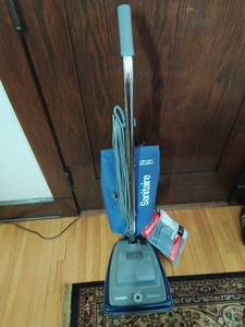 Sanitaire Vacuum with Bags