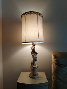 lot 48 image: Statue-Styled Table Lamp