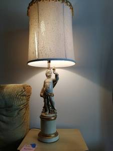 lot 49 image: Statue-Styled Table Lamp