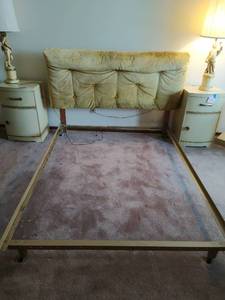 lot 50 image: Vintage Headboard With Rails