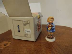 lot 18 image: Girl with Nosegay Hummel by Goebel
