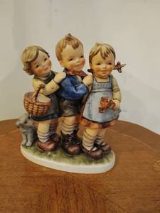 lot 23 image: Follow the Leader Hummel by Goebel