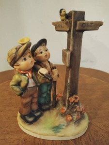 lot 106 image: Cross-Roads Hummel by Goebel