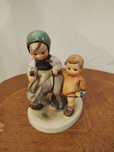 lot 113 image: Homeward Bound Hummel by Goebel