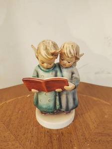 lot 114 image: Angel Duet Hummel by Goebel