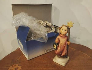 lot 119 image: Christmas Song Hummel by Goebel