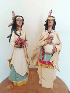 lot 135 image: Wood Figurines