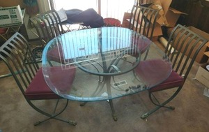 lot 143 image: Glass Table
