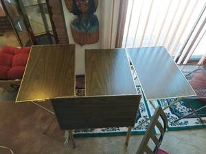lot 148 image: TV Trays