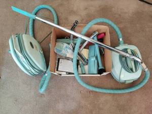 lot 150 image: Eureka Vacuum