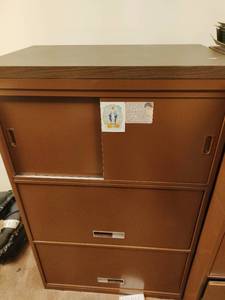 lot 76 image: Filing Cabinet
