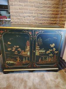 lot 208 image: Vintage Asian Style Cabinet