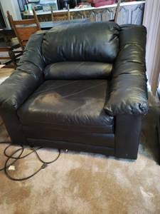 lot 209 image: Klaussner Faux Leather Arm Chair