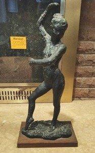lot 212 image: Austin Prod. Inc. Statue