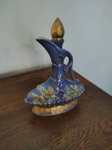 lot 225 image: Vintage 1962 James B Beam Regal Decanter