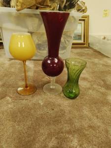 lot 236 image: Three Glass Dcor Items