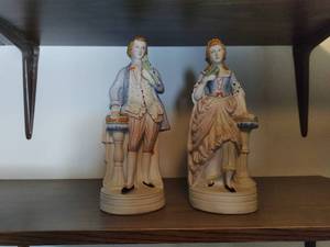 lot 188 image: Figurines