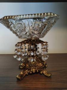 lot 192 image: Small Candy Dish