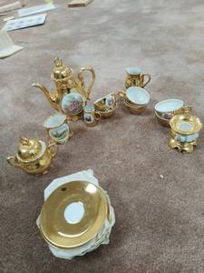lot 257 image: Bavaria Schirnding China Set