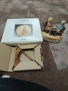lot 264 image: Music Box & Plate