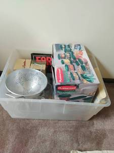 lot 271 image: Housewares