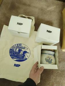 lot 273 image: MN Memorabilia