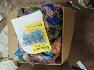 lot 276 image: Beanie Beanies