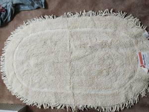 lot 278 image: Bath Rug