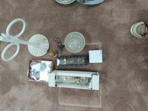 lot 281 image: Dcor & More