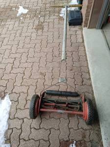 lot 404 image: Rotary Lawn Mower