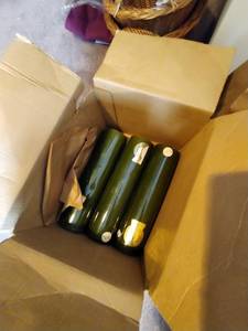 lot 422 image: Candles & More