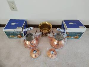 lot 304 image: Two Vintage Copper Teapots & Metal Planter