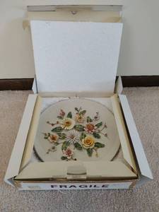 lot 312 image: Vintage Numbered Fiorettini Plate