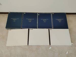 lot 313 image: Collection of Dorothy Doughty Dessert Plates