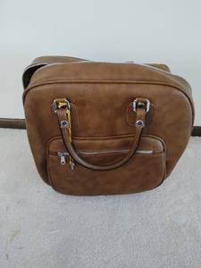 lot 314 image: Vintage Travel Bag
